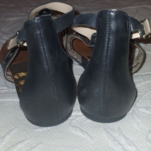 Vince Camuto sandals - Picture 2 of 8